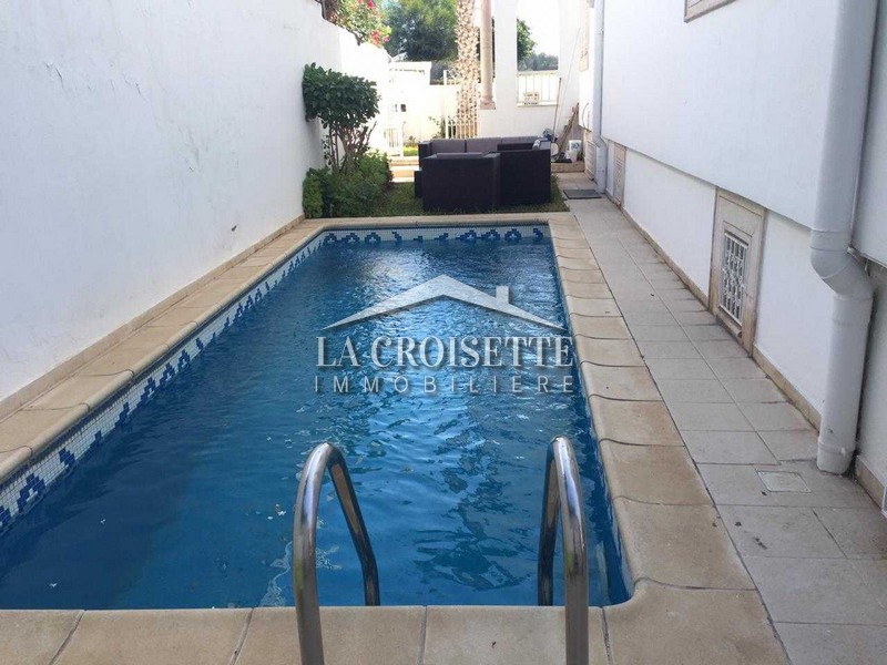 Villa S+4 avec piscine à La Marsa